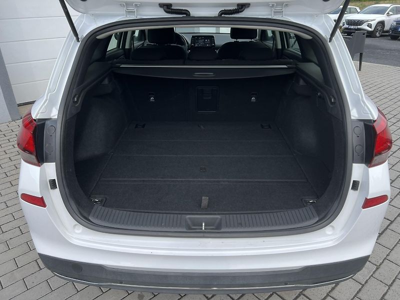 Hyundai i30 (2023) 1.5T-GDi 118kW SMART ČR NOVÉ - fotka 18 z 21