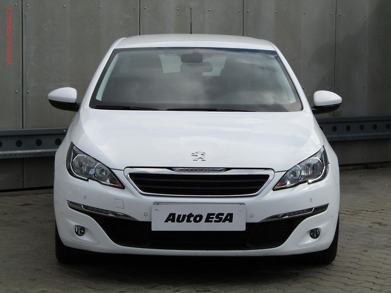 Peugeot 308 (2017) 1.6HDi, ČR, LED, park.čidla - fotka 2 z 18