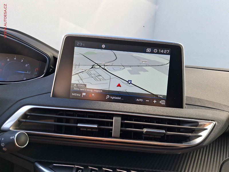 Peugeot 3008 (2019) 1.2PT, Allure, AT, LED - fotka 17 z 19