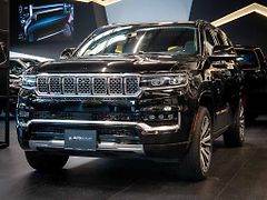 Jeep Grand Wagoneer (2022) 6.4 V8 HEMI Series III, masáže - fotografie inzerátu