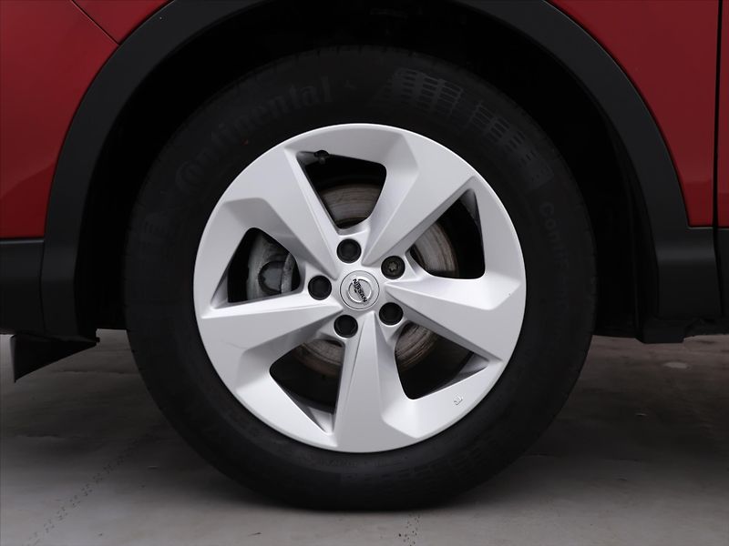 Nissan Qashqai 1,3 DIG-T 116kW DCT Shiro - fotka 30 z 37