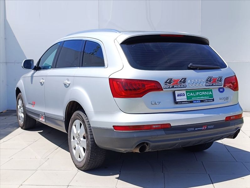 Audi Q7 3,0 TDi Quattro Autom.7Míst ČR - fotka 10 z 40