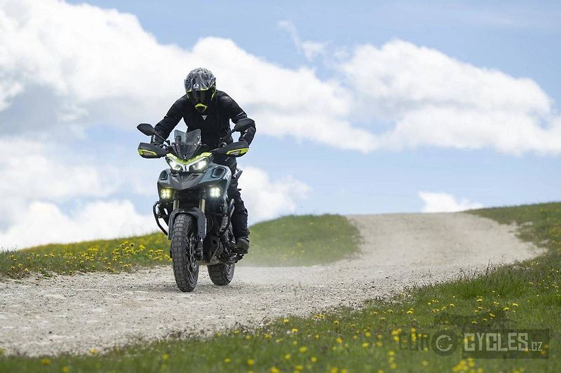 Benelli (2026) TRK 902 Xplorer - fotka 17 z 18