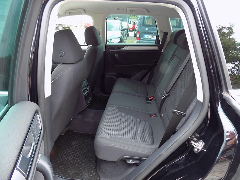 Volkswagen Touareg 3,0TDI 193 KW 4X4 DSG - fotka 24 z 51