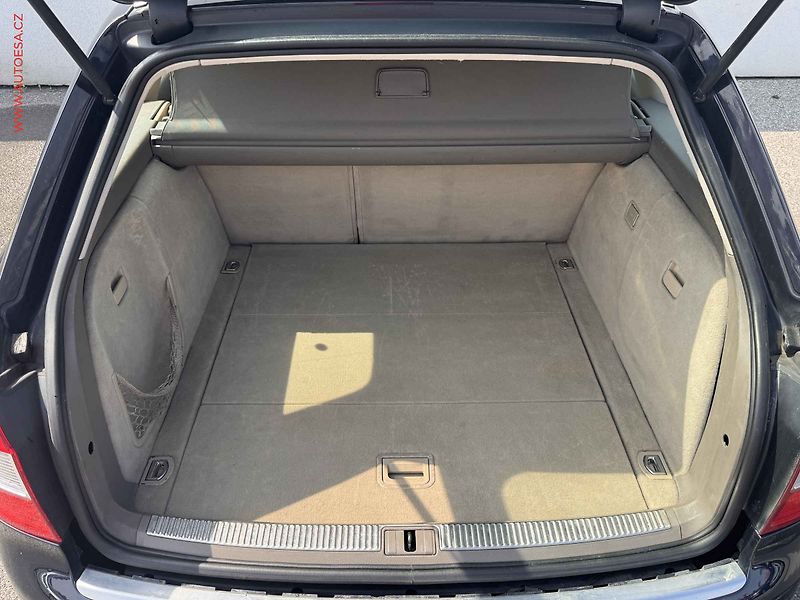 Audi A4 (2002) 2.0i, Kůže - fotka 7 z 14