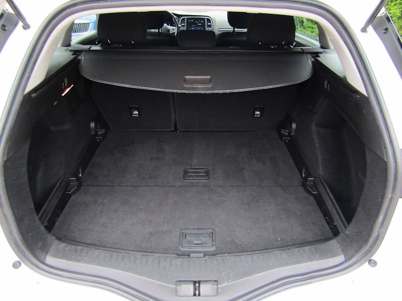 Renault Mégane (2019) 1.3 TCe  AUTOMAT - fotka 26 z 46