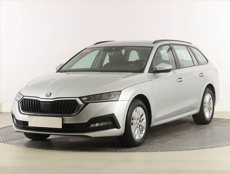 Škoda Octavia (2023) Ambition 2.0 TDI, digi klima - fotka 2 z 24