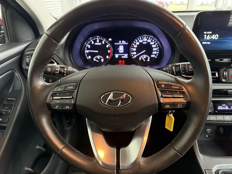 Hyundai i30 (2023) 1.0T-GDi 88kW SMART+NAVI - fotka 12 z 21