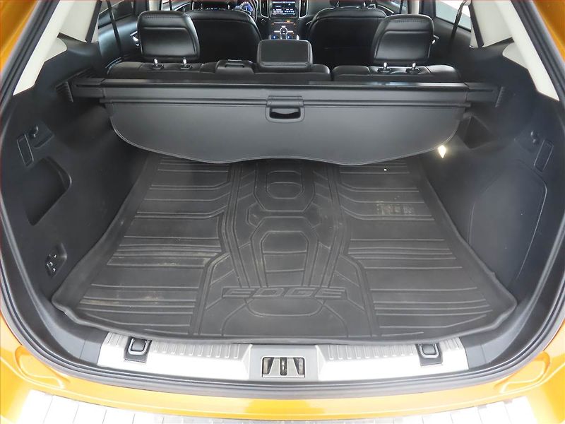 Ford Edge (2016) Titanium 2.0 Bi-TDCI, 4X4 - fotka 14 z 16