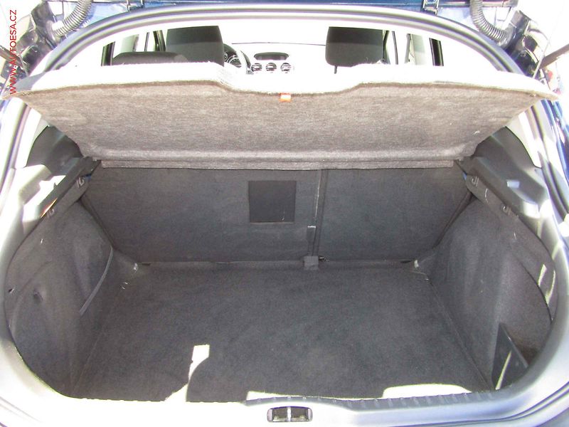 Peugeot 308 (2010) 1.6HDi, ČR, Premium - fotka 7 z 16