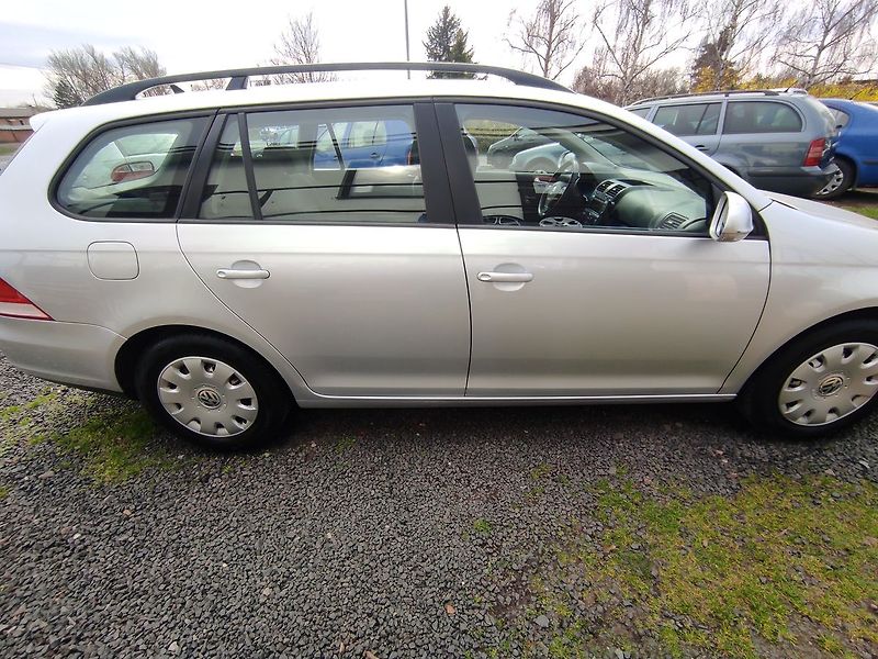 Volkswagen Golf 1.9 TDI Variant Trendline - fotka 6 z 26