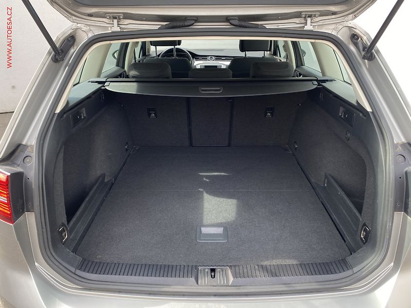 Volkswagen Passat (2017) 1.8 TSi, ČR, Comfortline, LED - fotka 7 z 18