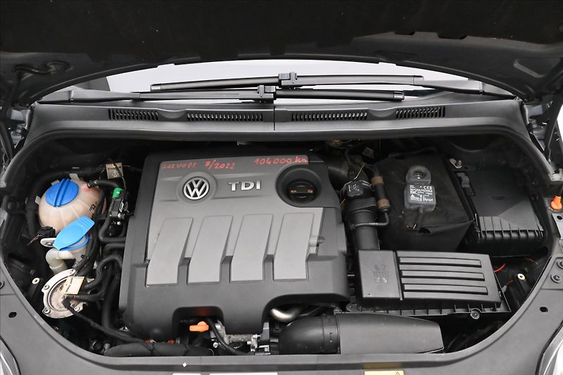 Volkswagen Golf Plus 1,6 TDI 77kW KLIMA Tažné - fotka 9 z 29