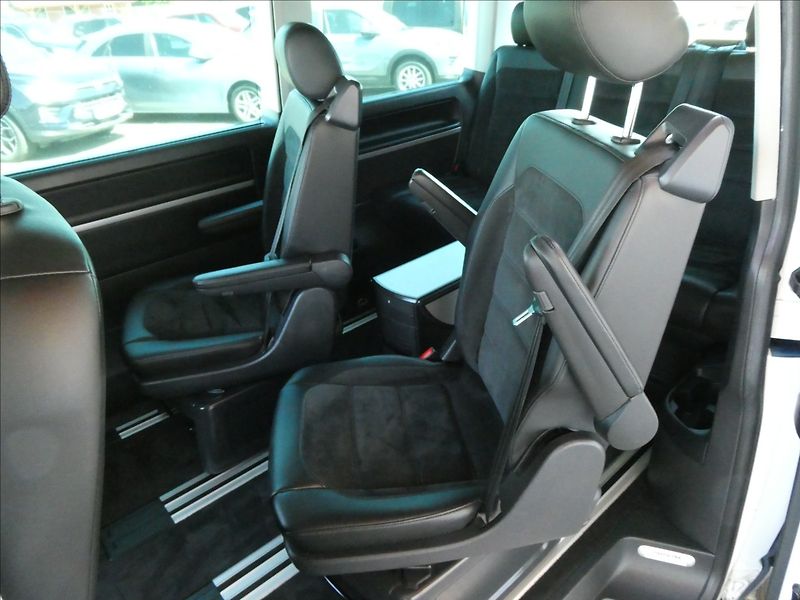 Volkswagen Multivan 2,0 TDi DSG Highline,1.majitel - fotka 28 z 50