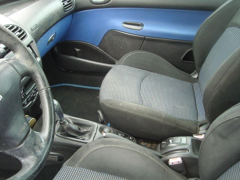 Peugeot 206 (2005) CC 1,6 - fotka 8 z 13