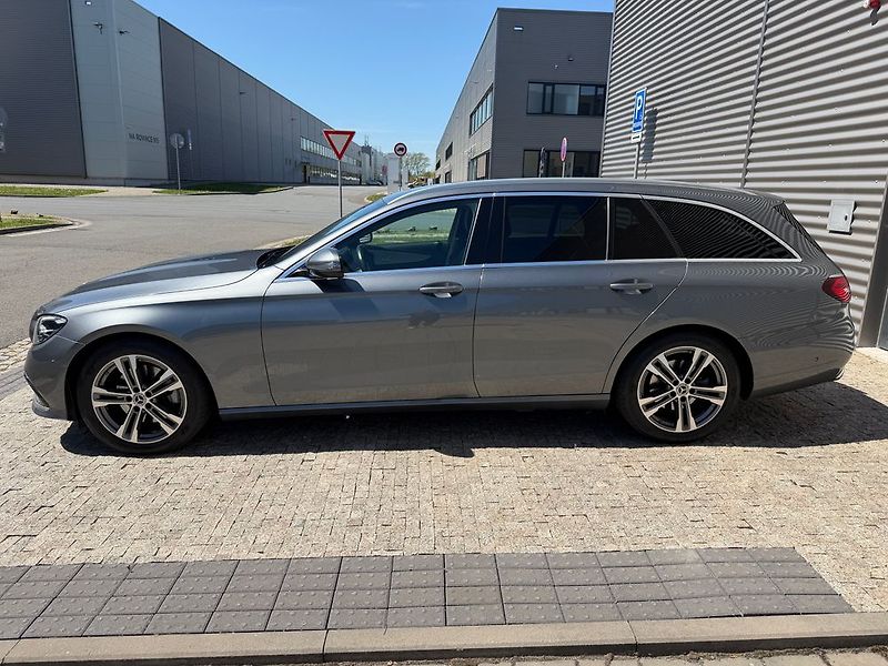 Mercedes-Benz Třídy E (2022) - fotka 9 z 55