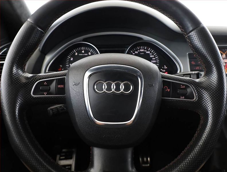Audi Q7 (2009) S-Line 4.2 FSI , 4X4, Automat - fotka 8 z 17