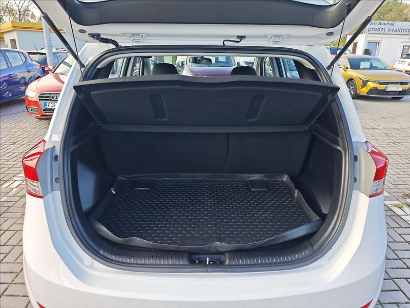 Hyundai ix20 1,6 i CVVT  Trikolor Essential - fotka 12 z 21