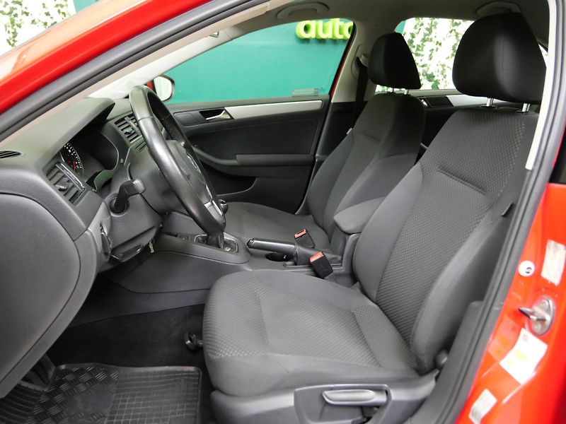 Volkswagen Jetta - fotka 11 z 21