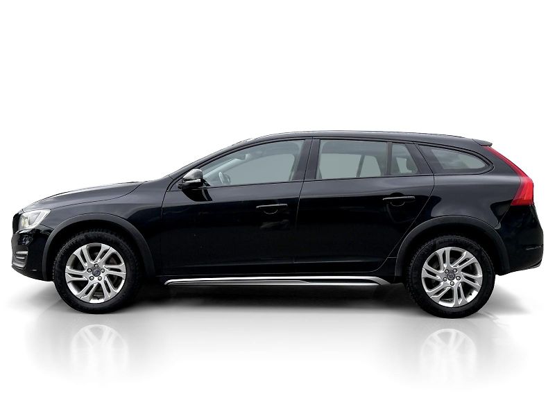 Volvo V60 Cross Country D4 AWD // 4x4 - fotka 2 z 30