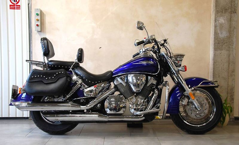 Honda VTX 1300 S (2003) hezký stav - fotka 1 z 20