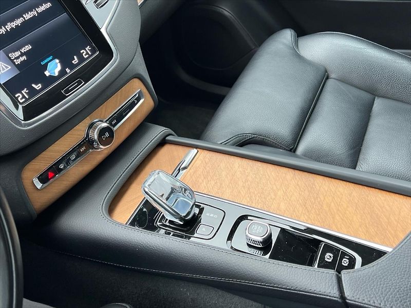 Volvo XC90 2,0 173 kW AWD 8A/T INSCRIPTIO - fotka 18 z 32