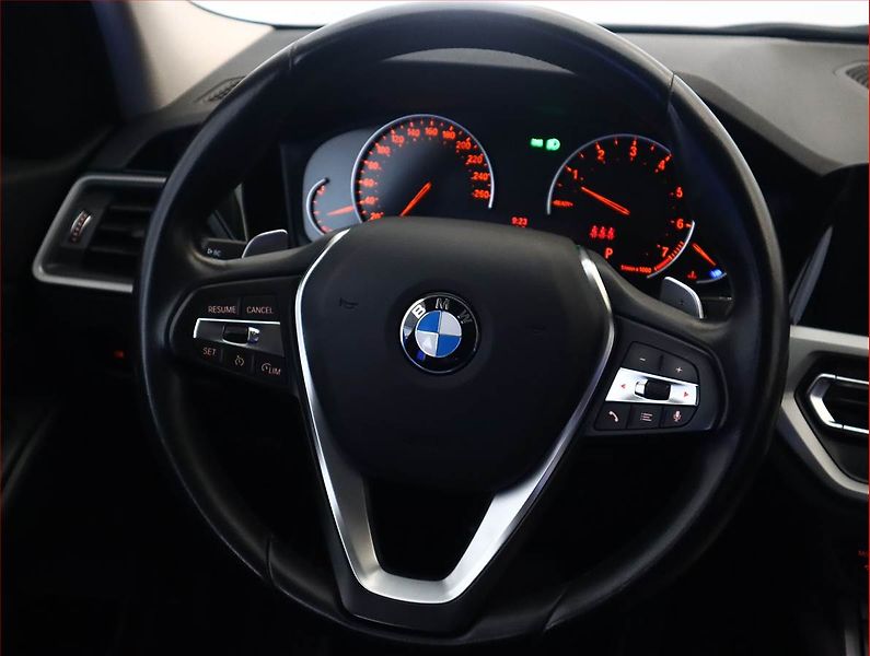 BMW Řada 3 (2020) 330 i, ČR, A/T, Kůže, Serviska - fotka 14 z 16