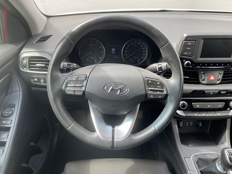 Hyundai i30 (2018) 1.4 T-GDi Fastback, ČR - fotka 11 z 15