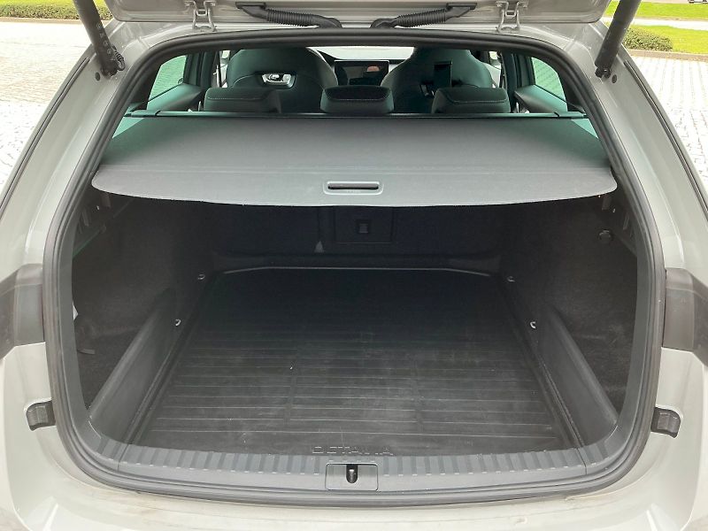 Škoda Octavia (2026) Combi 2.0 TDI DSG Sportline - fotka 28 z 38
