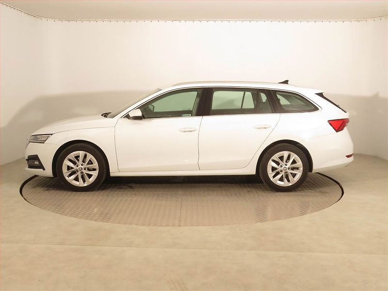 Škoda Octavia (2021) Ambition 2.0 TDI, Tempomat - fotka 3 z 15