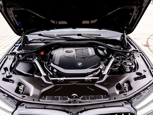 BMW Řada 5 540i xDrive M-Paket - fotka 12 z 12