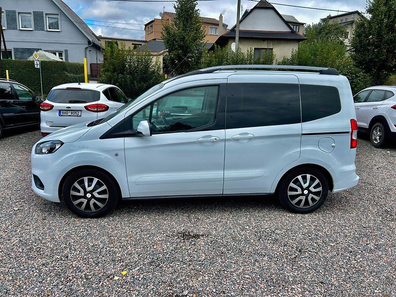Ford Tourneo Courier (2021) 1.5d 73 kW CZ,DPH - fotka 8 z 18