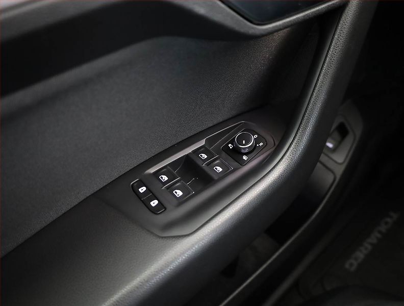 Volkswagen Touareg (2021) 3.0 TDI, 4x4,Automat,V6 TDI - fotka 17 z 22