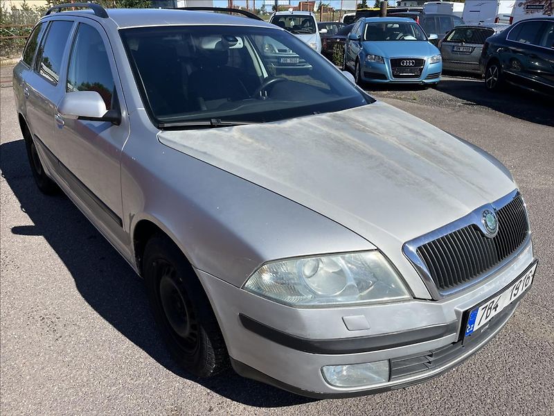 Škoda Octavia 2,0 TDi 103KW TAŽNÉ STK 7/2027 - fotka 3 z 32