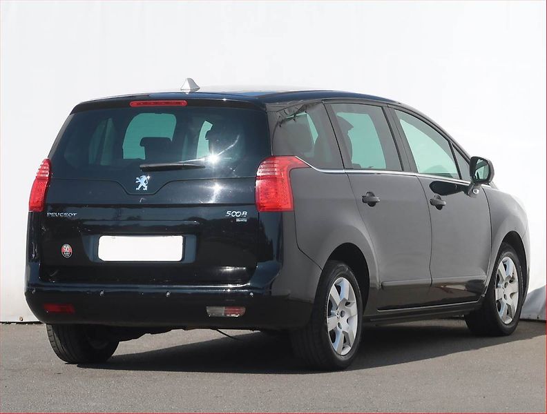 Peugeot 5008 (2013) 1.6 HDi, Automat, 7 míst - fotka 5 z 21