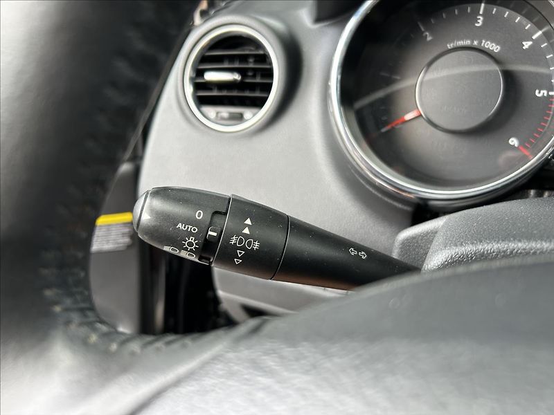 Peugeot 3008 1,6 HDi  Tažné,ALU,Klimatizace - fotka 23 z 43