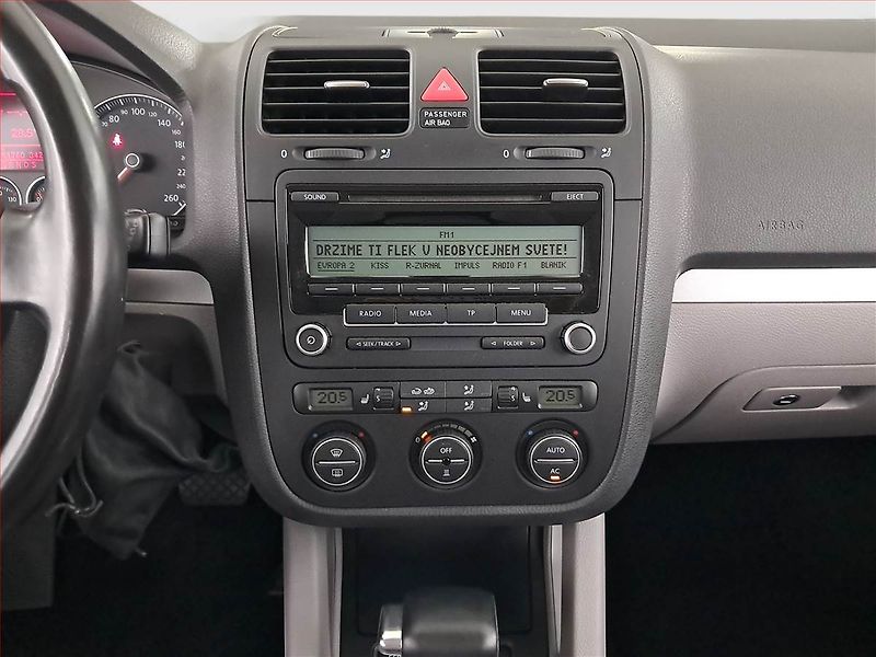Volkswagen Golf (2009) 1.4 TSI, Tempomat - fotka 12 z 17