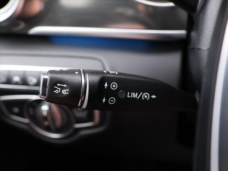 Mercedes-Benz Třídy V 2,1 250d 140kW 7-Míst CZ 4M - fotka 23 z 42