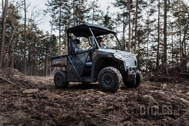 CFMOTO (2026) Gladiator U6 EV - fotka 17 z 19