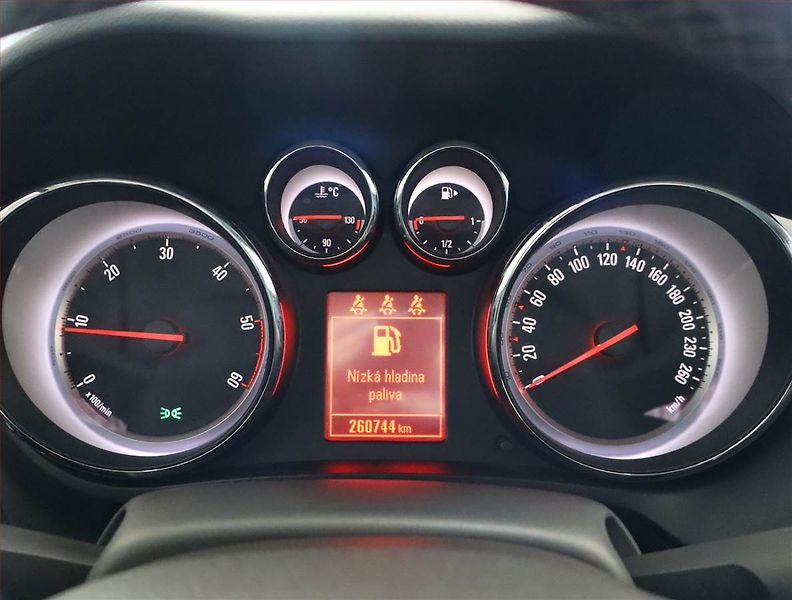 Opel Zafira (2015) 2.0 CDTI, Serv.kniha, Navi - fotka 11 z 19