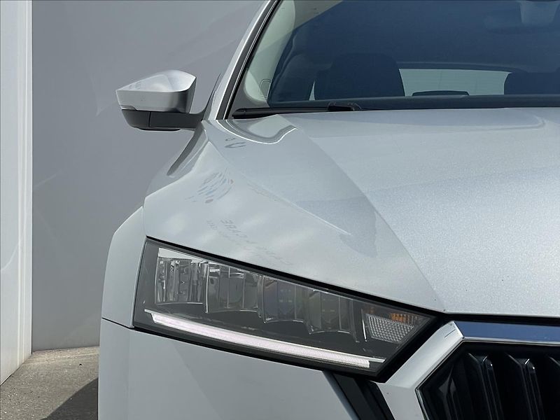 Škoda Octavia 2,0 TDI Combi Ambition Plus - fotka 20 z 22
