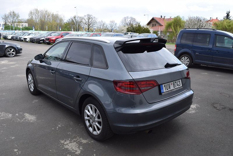 Audi A3 (2014) 1.2TSI 77kw AMBIENTE NAVI VÝHŘ - fotka 12 z 45