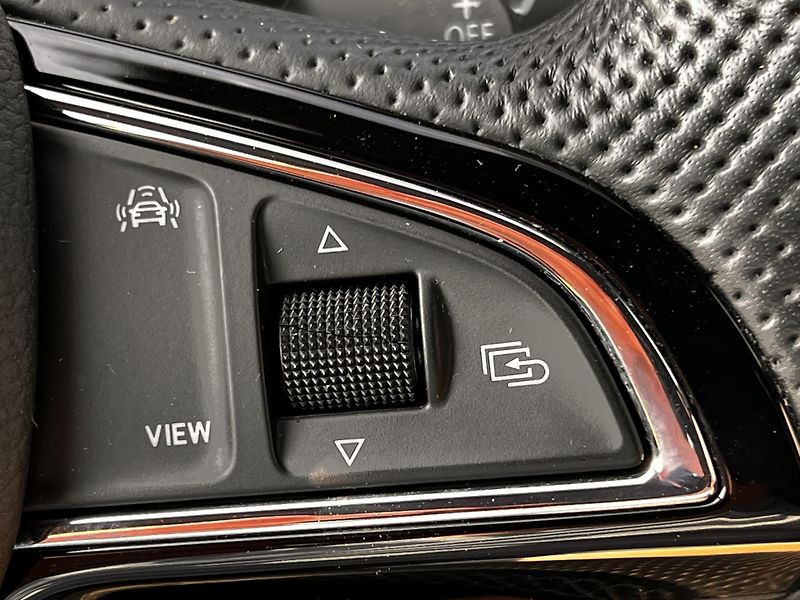 Škoda Superb 2.0 TDi Sportline nez.topeni  - fotka 21 z 23