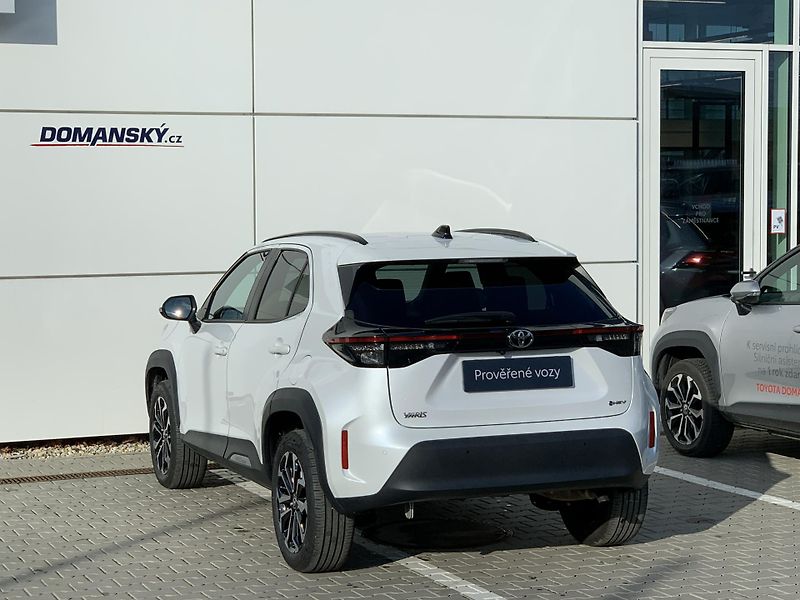 Toyota Yaris Cross YARIS CROSS STYLE 1,5 HEV 96kW - fotka 13 z 29