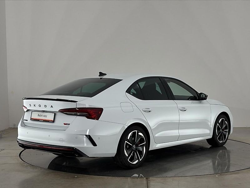 Škoda Octavia RS - fotka 2 z 29