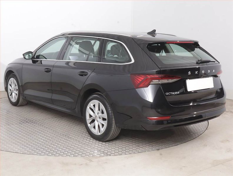 Škoda Octavia (2023) 2.0 TDI - fotka 4 z 16