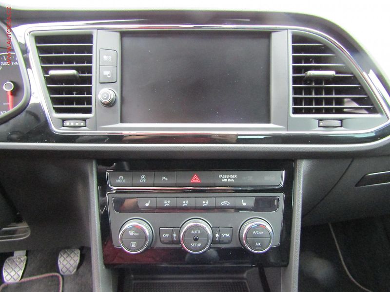 Seat Leon (2020) 1.5TSi, ČR, Bixenon, AC - fotka 10 z 17