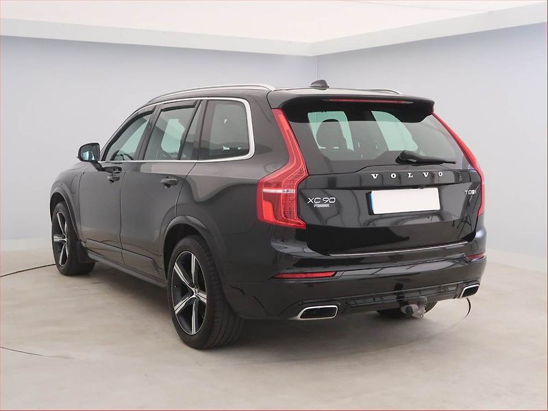 Volvo XC90 (2018) R-Design T8 Twin Engine AWD - fotka 4 z 27