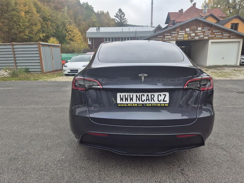 Tesla Model Y RWD 220kw TZ SOH 93,6 % - fotka 8 z 49