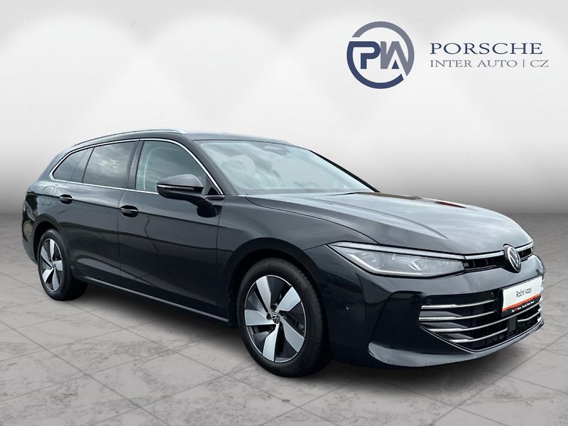 Volkswagen Passat Variant Elegance 2,0 TDI 110 k - fotka 8 z 24